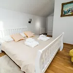 Daire Sunny With Parking, Jacuzzi, Sauna & Balcony With Mountain View By Renters