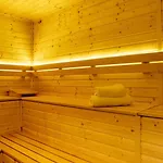 Appartement Sunny With Parking, Jacuzzi, Sauna & Balcony With Mountain View By Renters