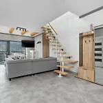 Sunny With Parking, Jacuzzi, Sauna & Balcony With Mountain View By Renters *