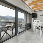 Sunny With Parking, Jacuzzi, Sauna & Balcony With Mountain View By Renters Appartement *