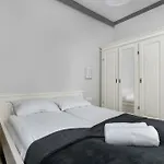 Sunny With Parking, Jacuzzi, Sauna & Balcony With Mountain View By Renters * Szczyrk