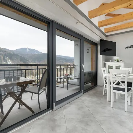 Sunny With Parking, Jacuzzi, Sauna & Balcony With Mountain View By Renters アパート *