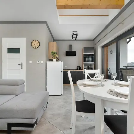Sunny With Parking, Jacuzzi, Sauna & Balcony With Mountain View By Renters アパート *