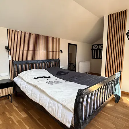 Apartment Sunny With Parking, Jacuzzi, Sauna & Balcony With Mountain View By Renters *