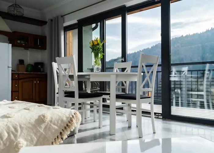 Apartment Sunny With Parking & Balcony With Mountain View By Renters *