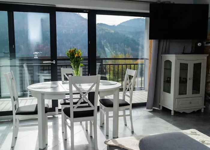 Sunny With Parking & Balcony With Mountain View By Renters شقة شتوروك