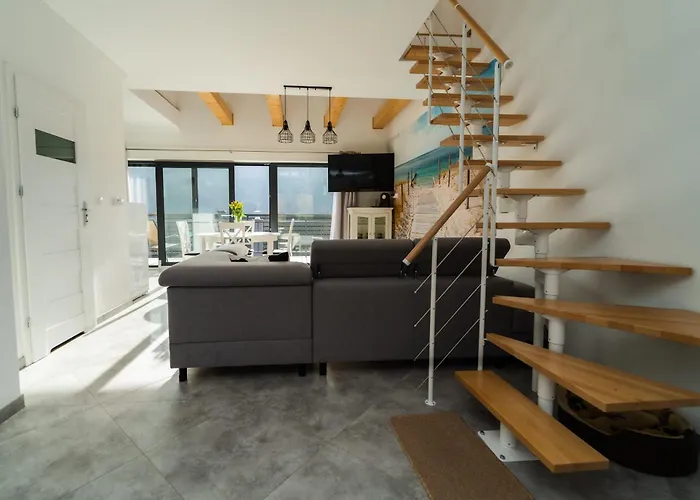 شقة Sunny With Parking & Balcony With Mountain View By Renters